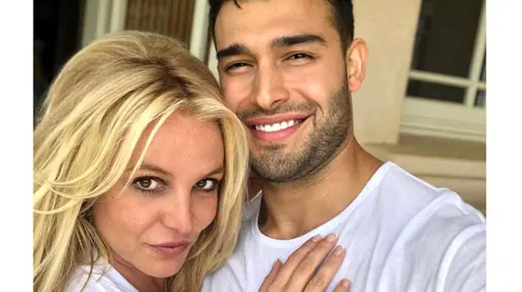  اولین واکنش سام اصغری به خبر جدایی‌اش از بریتنی اسپیرز / سام اصغری غمگین از جدایی !