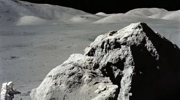 حقایق شگفت‌انگیز: خورشید منبع شکل‌گیری آب در ماه!