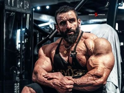 هادی چوپان: من از ایران تا آمریکا 40 ساعت تو راه بودم و اگر مشکل ویزا نداشتم بدنم خیلی بهتر از این بود اما...+فیلم