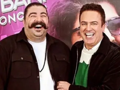 فیلم / حضور پررنگ بازیگران زن و مرد ایرانی در کنسرت بهنام بانی/ از الهام حمیدی تا سوگل طهماسبی از حامد آهنگی تا مونا کرمی از پریچهر قنبری تا بهرام افشاری از ترلان پروانه تا احسان علیخانی و...