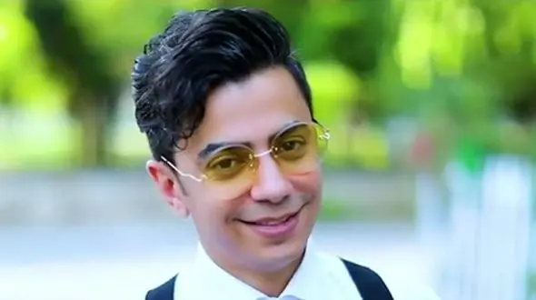 سلفی ماشینی محسن ابراهیم زاده در خودروی لاکچری‌اش چشمای طرفدارانش رو اکلیلی کرد+عکس