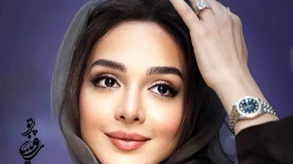 فیلم / استایل زیبای المیرا دهقانی در کنار مادر و شوهرجذابش در اکران سینمایی ناجورها / خوش چهره گیش کم بود خوش پوشیش هم دا برد ...