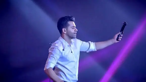 فیلم آواز احساسی رضا بهرام /  صدای پسره تو کنسرت چشم رضا بهرام رو گرفت آووردش بالا خوند سالن رو ترکوند ...