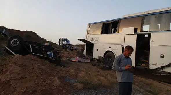 فیلم واژگونی اتوبوس اراک بروجرد / حال 2 نفر وخیم است