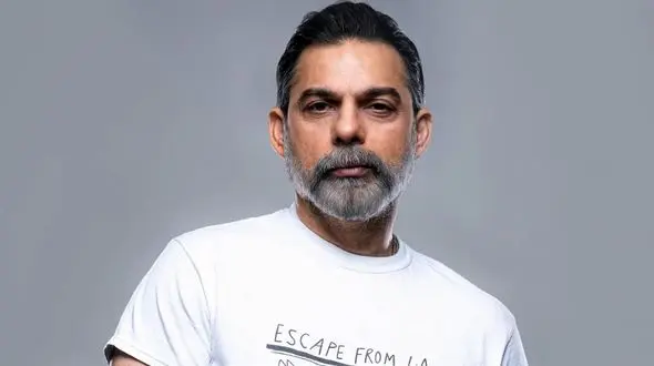 رونمایی از دختر فوق زیبای پیمان معادی در جشن فارغ التحصیلی دانشگاه امریکایی ! / اصلا بهش نمیاد دختری به این بزرگی داشته باشه !