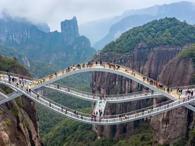 رفتن به این مکان ها در چین دل شیر می خواهد! + فیلم و جدول