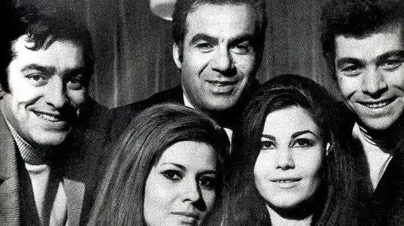 سماور و قوری صمیمانه خانه آقای بازیگر محبوب قبل انقلاب در خانه اش