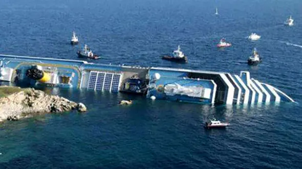 کشتی کلمبیایی با 150 مسافر غرق شد 