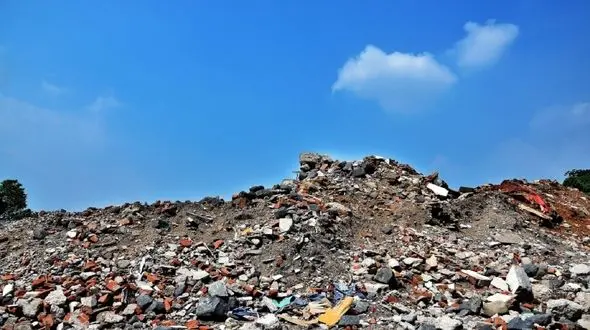 آلودگی آب های سطحی شمال کشور با شستن ماشین های حمل بتن در رودخانه  / افزایش آمار سرطان با رهاسازی نخاله های ساختمانی در طبیعت