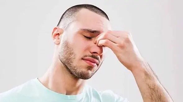 سینوزیت چگونه بر عملکرد مغز تاثیر می گذارد؟