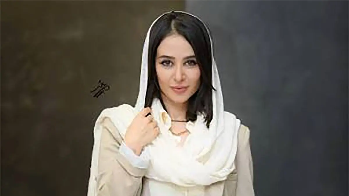سوتی خنده‌دار الناز حبیبی در برنامه زنده؛ وقتی «آقای گل سینما» را با علی دایی اشتباه گرفت!