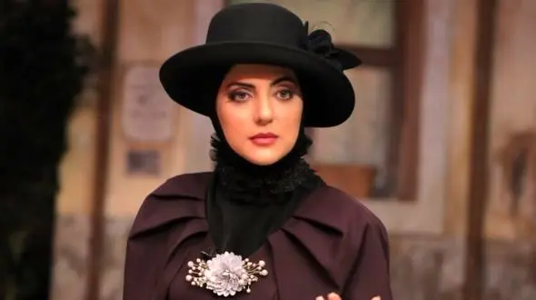 زیبایی ذاتی هلیا امامی از نمای نزدیک با کیف خاصش /  متفاوت از همه خانم بازیگران !