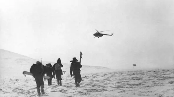 آخرین شب ۹ کوهنورد در کوهستان/  برف چه رازی را پنهان کرد؟ / چرا چادر را پاره کردند و گریختند؟ + عکس ها