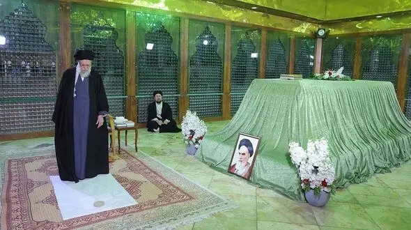 حضور امروز رهبر معظم انقلاب در حرم مطهر امام خمینی (ره)