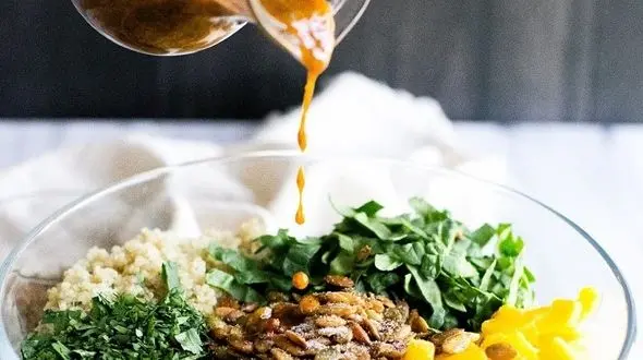 6 چاشنی خوشمزه را جایگزین سس سالاد کنید