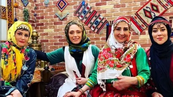 فیلم  نگاهی به دکوراسیون گرم خانه  مرجانه گلچین با گلیم و جاجیم اصیل ایرانی/ شنید نعیمه نظام دوست مهمانشه زیاد غذا درست کرد !