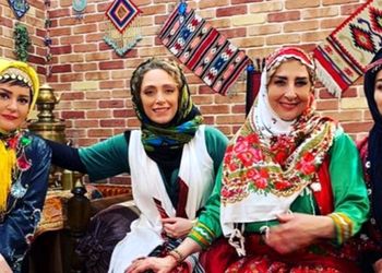 فیلم  نگاهی به دکوراسیون گرم خانه  مرجانه گلچین با گلیم و جاجیم اصیل ایرانی/ شنید نعیمه نظام دوست مهمانشه زیاد غذا درست کرد !