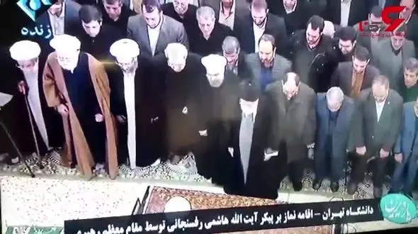  اقامه نماز رهبر معظم انقلاب بر پیکر آیت الله هاشمی رفسنجانی +فیلم و عکس