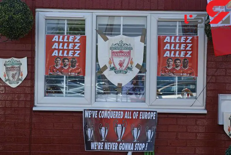 Liverpool-fans-get-ready-for-the-Champions-League-Final-pictured-the-Farley-family-from-Everton-Pho (3)
