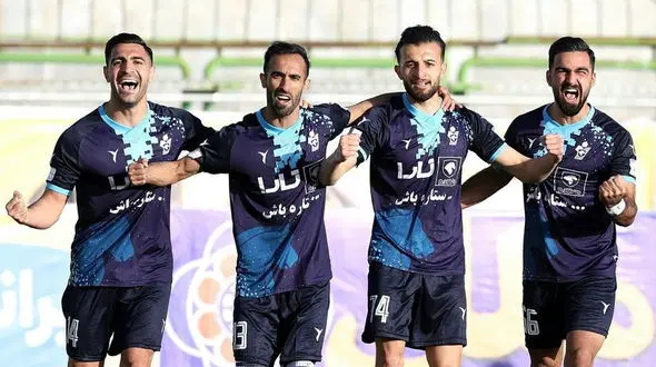 قاسمی‌نژاد: حسینی مربی جنتلمن و باشخصیتی است/ پیکان فصل آینده حرف‌های زیادی برای گفتن دارد