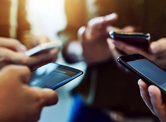 هزار ساعت خاموشی اینترنت بین الملل  و صف‌های طولانی بیکاری ! / امنیت بدون اقتصاد؛ توان حفظ خود را ندارد