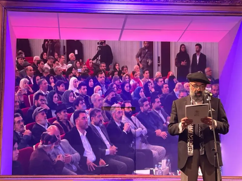 دبیر آیین اختتامیه شانزدهمین جشنواره هنرهای تجسمی فجر