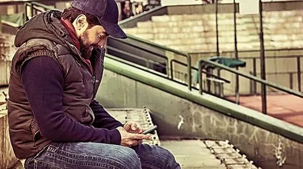 بهرام رادان در استادیوم ورزشی در بحران کرونایی + عکس