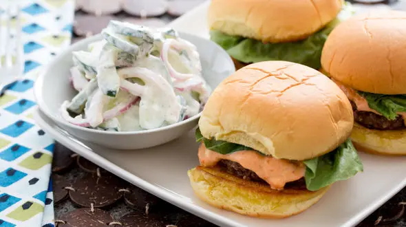 طرز تهیه یک همبرگر گیاهی که چاق تان نمی کند 