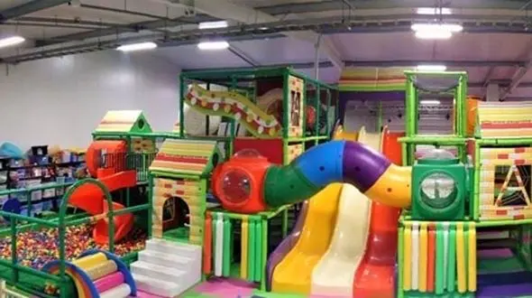 سینما آزادی کرمانشاه صاحب شهربازی می شود 