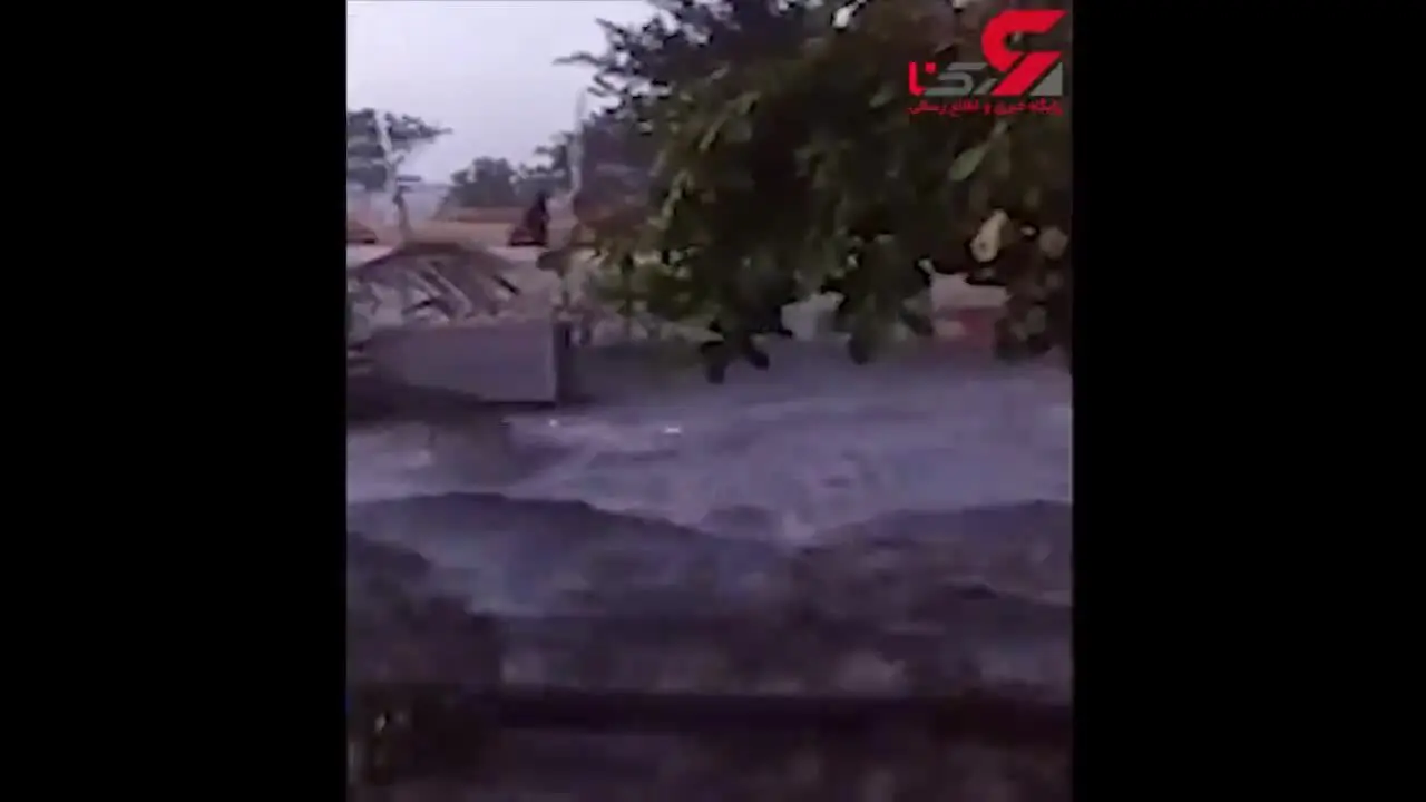 لحظه سیل وحشتناکی که همه چیز را در هم کوبید! + فیلم
