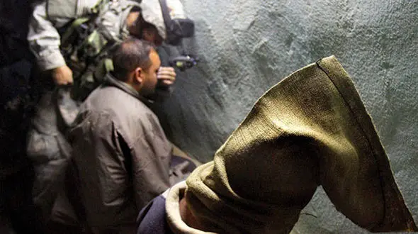 پسران کم سنی که به اجبار با مادرشان همخوابی می کردند / فیلم هایی که از زندان عراق لو رفت!+تصاویر