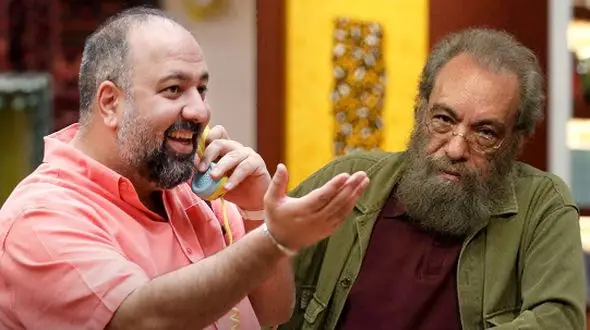 واکنش فراستی به علی اوجی که گفته بود صورت مسعود فراستی جای یک مشت کم داره: مشت که شوخیه، اگر به کسی برخورده تکونی به خودش بده