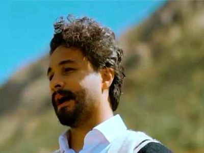 فیلم آواز باشکوه / حماسه جدید راغب که برای دختر لر خوند روحت پر میکشه از آهنگ کوگ تار از