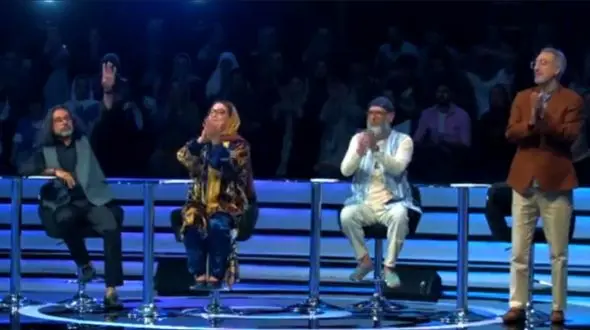 از دیدن خوانندگی داور صداتو شوکه می شوید + فیلم دلبری با آهنگ حالا بی قرارم !