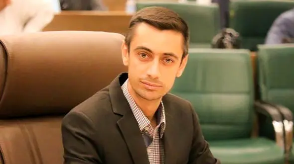 مهدی حاجتی به یک سال حبس و 2 سال تبعید محکوم شد + عکس