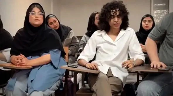 آواز رویایی؛ پسر با موهای فر دوباره نم نم بارون صدای شرشر ناودون چه عالی خوند