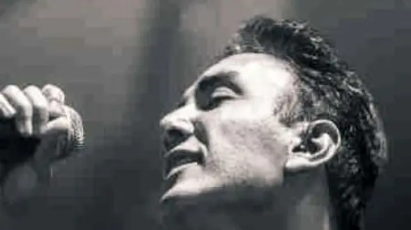 دانلود آواز عاشقانه شادمهر عقیلی  / آهنگ به شوق دیدنت حاضر و آماده میشم