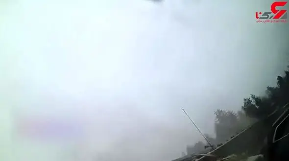 چپ کردن تریلی پس از تصادف وحشتناک با سه خودرو + فیلم