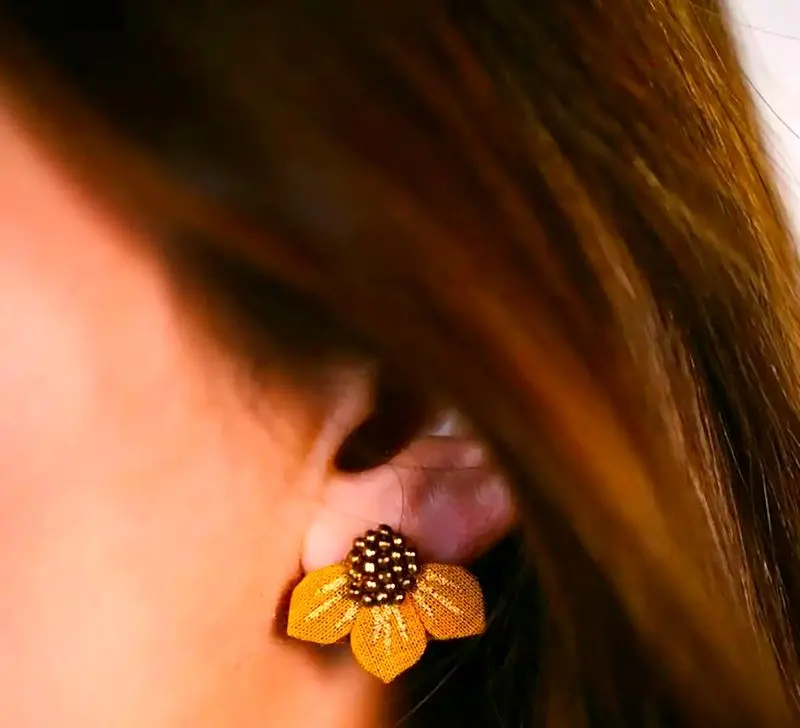 گوشواره طرح گل شیک