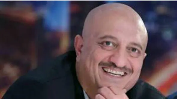 ببینید / حرکات جذاب مجری دهه شصتی‌ها روی آنتن زنده !