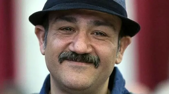 فیلم گریه های جگرسوز مهران غفوریان برای پدرش ! / پدر من ساواکی نیست !