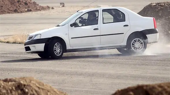 ال ۹۰ ایران خودرو بهتر است یا پارس خودرو؟ +جدول ارزشیابی 