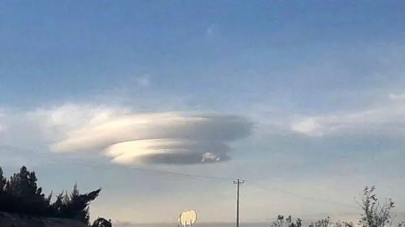 ابر بشقاب پرنده ای در آسمان تهران! + عکس زیبا