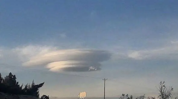 ابر بشقاب پرنده ای در آسمان تهران! + عکس زیبا