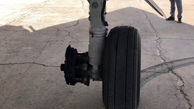 چرخ هواپیمای فوکر در فرودگاه آغاجاری کنده شده / هنگام فرود رخ داد + عکس 