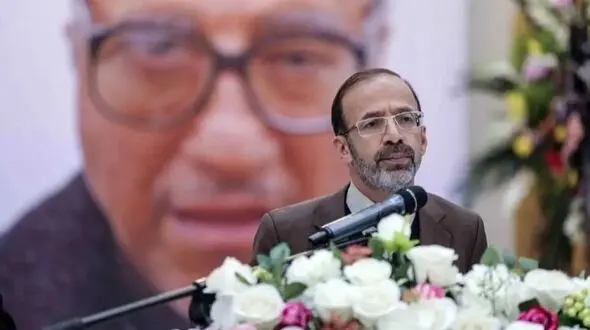 عکس| سفر در زمان؛ «حاجی مالکی» سریال پایتخت 6 در 52 سالگی و در ترکیه؛ سال 96