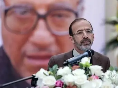 عکس| سفر در زمان؛ «حاجی مالکی» سریال پایتخت 6 در 52 سالگی و در ترکیه؛ سال 96