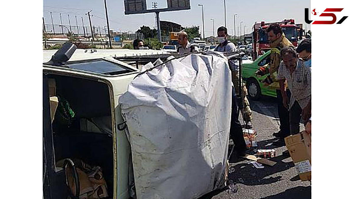 عکس های واژگونی پیکان وانت در بزرگراه آزادگان