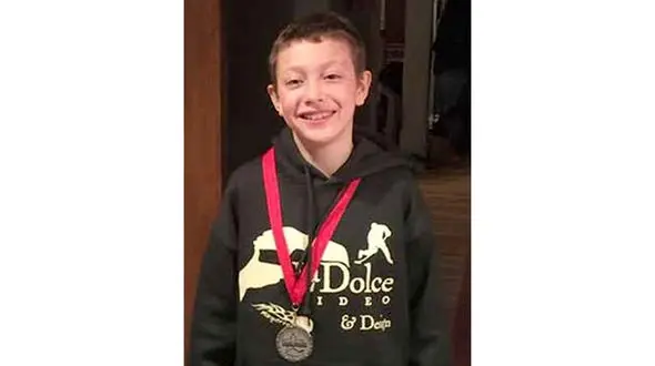  شوخی وقیحانه دختر 13 ساله با یک پسر+ عکس