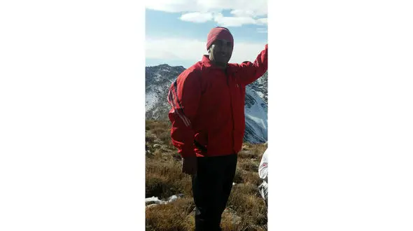 مرگ ابوالفضل عرب هنگام کوهنوردی در کاشان / صاعقه جان این کوهنورد را گرفت + عکس